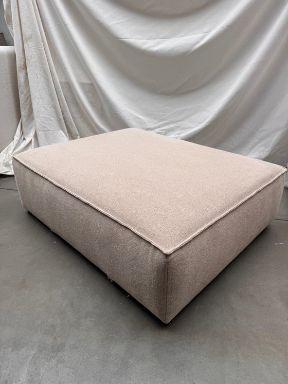 Image 1 of Vast gestoffeerde Dix pouf