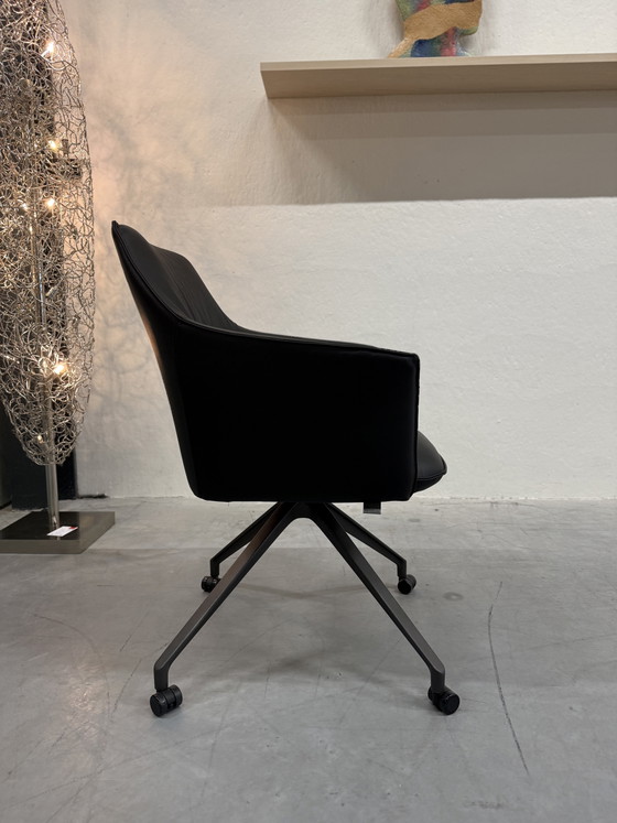 Image 1 of Leolux Mara Twist dining chair black leather