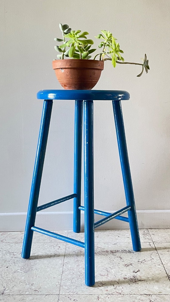 Vintage Elektrisch Blauw Houten Krukje – Wood (photo 13 of 16)