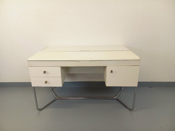 Image 1 of Bureau vintage style Bauhaus en mélaminé et métal chromé des années 70