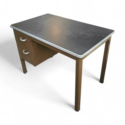 Industrieel bruin bureau jaren 60 / linoleum inleg / model 7231 / Gispen / jaren 50