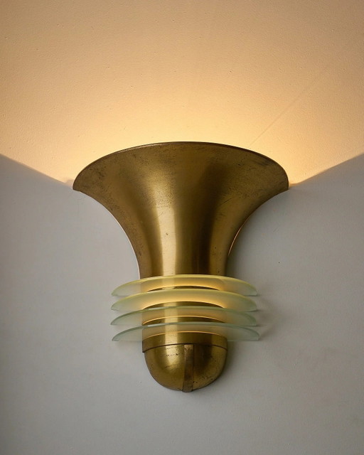 Art Deco Wandleuchte aus Messing und mattiertem Glas, Frankreich, 1930er Jahre