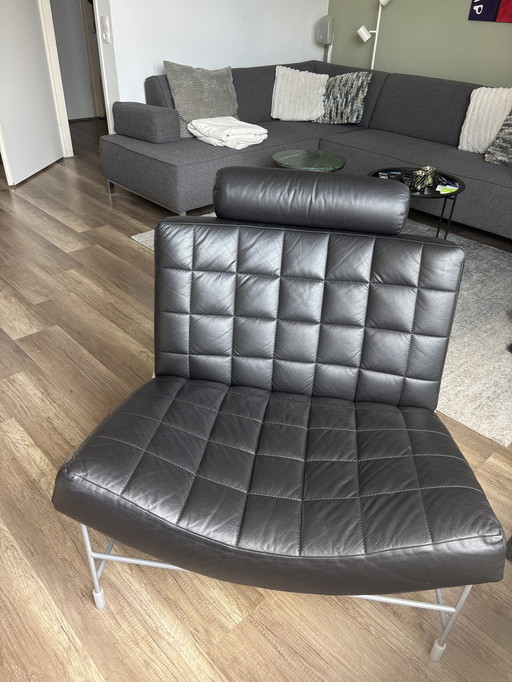 Leolux volare armchair black