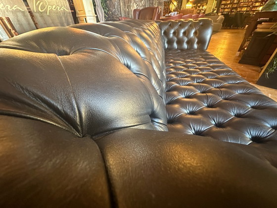 Image 1 of Canapé Chesterfield en cuir de vachette Wade