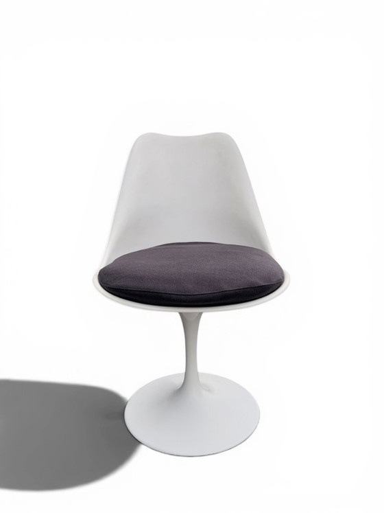 Image 1 of Knoll Tulip Dining Set by Eero Saarinen - Marble Table & 4 Chairs (Circa 1970)