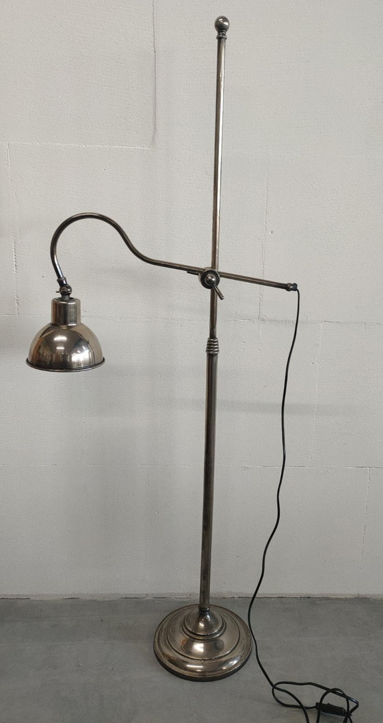 Image 1 of Lampadaire rétro en métal chromé Verona (aspect antique/argenté)