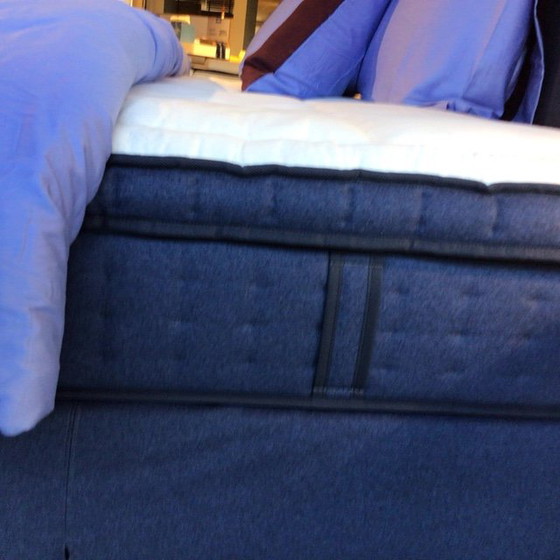 Image 1 of Auping box spring Kiruna 180 x 210