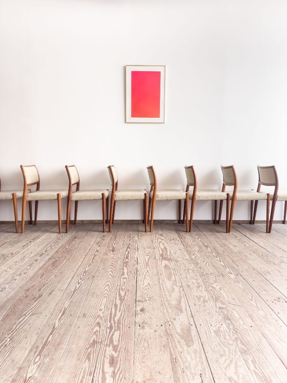 Image 1 of Set van 8 teakhouten eetkamerstoelen van Niels O. Møller voor J.L. Moller, model 80