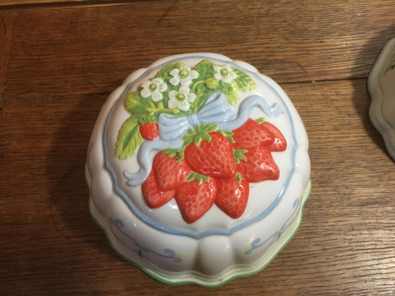 Dekorative Puddingform – Aufbewahrungsschrank, Porzellan, Vintage (photo 3 of 8)