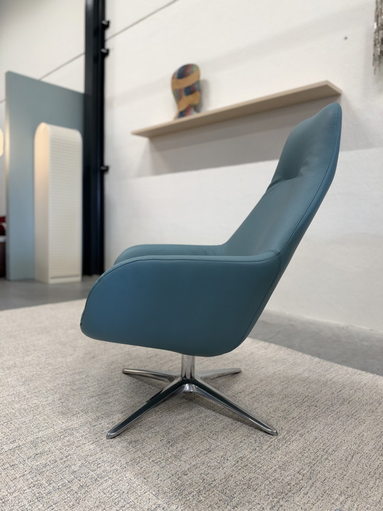 Pode Spot Two Poltrona girevole pelle blu – Sedie girevoli (photo 4 of 11)