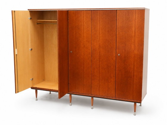 Image 1 of 5-Deurs Teak Kledingkast met Hanggedeelte en Legplanken