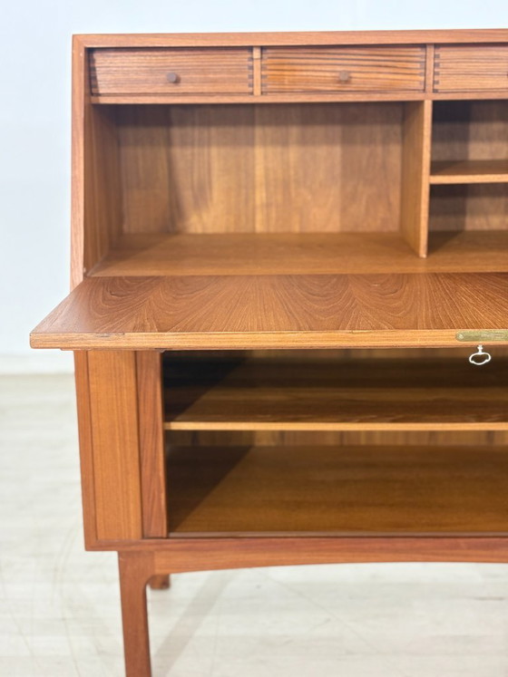 Secrétaire danois design milieu du XXe siècle / Bureau en teck / Bureau années 1960 / Secrétaire danois en (photo 7 of 17)