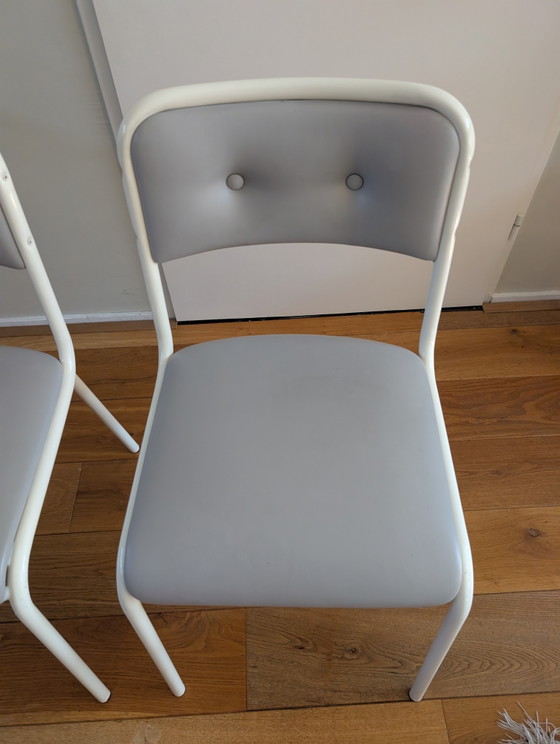 Set Van 2 Buisframe Stoeltjes Jaren 70 Wit Grijs – Eetkamerstoelen, Metal, Skai (photo 5 of 6)