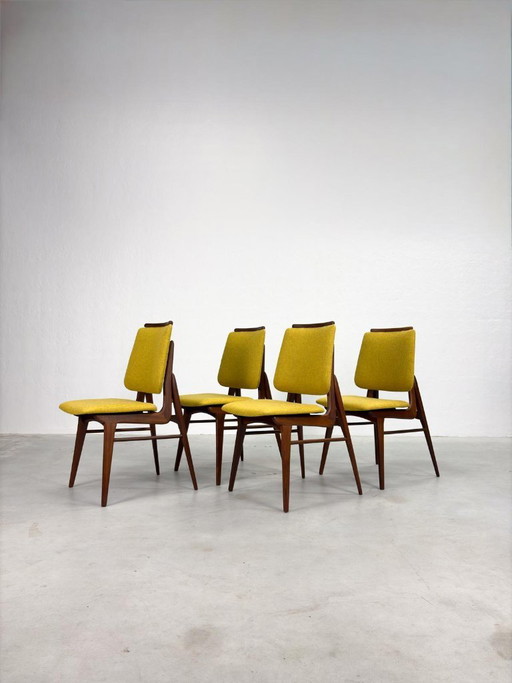 Set Mid-Century Eetkamerstoelen van AwA