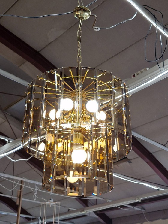 Image 1 of Lustre XL vintage en laiton et verre fumé des années 70