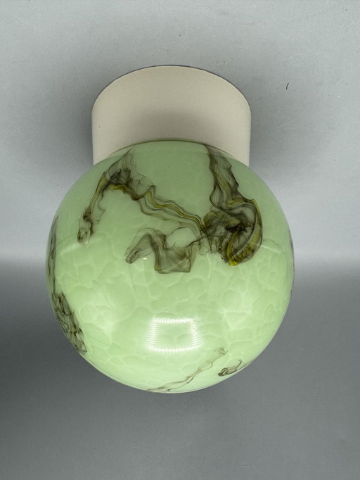 Vintage opal green ceiling lamp with marble look – atmospheric retro eye-catcher
