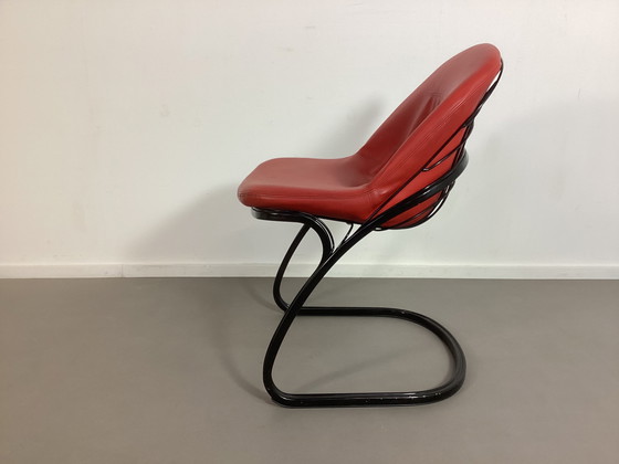 Image 1 of Chaise en fil de fer Chaise Gastone Rinaldi en cuir rouge