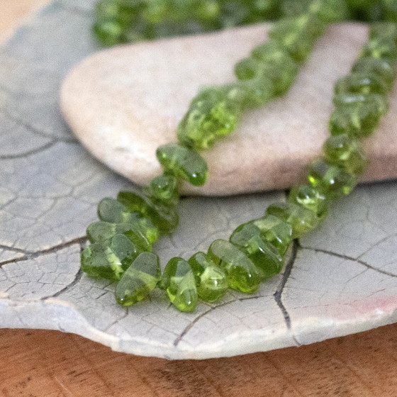 Image 1 of Long collier en péridot vert, peut être doublé