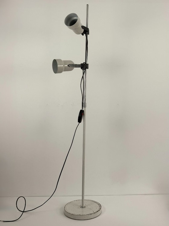 Image 1 of Lampadaire vintage orientable, métal laqué blanc mat et chrome, France, 1970