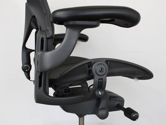 Image 1 of Aeron Remastered B Herman Miller Options complètes