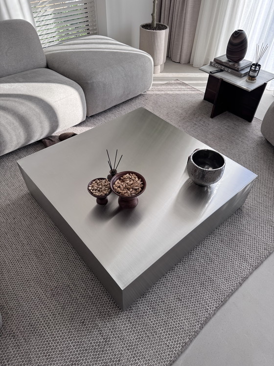 Image 1 of Table basse en acier inoxydable - Dimensions : 120 x 120 cm, hauteur : 30 cm