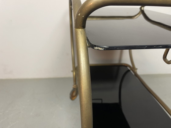 Elegante carrello bar in ottone e vetro nero di metà secolo, prodotto da Grünstadt, Germania, anni '50. (photo 12 of 15)