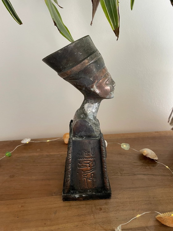 Ancient Bronze Nefertiti Bust – Sculpture, Wood (photo 4 of 5)