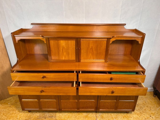 Image 1 of Credenza alta in teak vintage retrò di metà secolo di Nathan 1960-1970 Design eccezionalmente raro e insolito | Pezzo forte