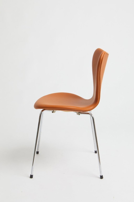 Image 1 of Arne Jacobsen sevnes in pelle color cognac