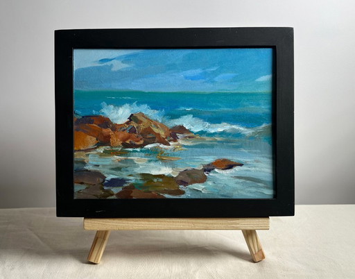 Peinture à l'huile originale représentant un paysage côtier marin. Les vagues se brisent sur les rochers.