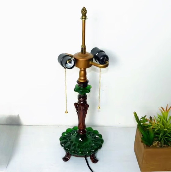 Image 1 of Tiffany-style lamp