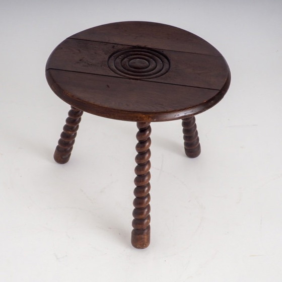 Franse eikenhouten driepoot bijzettafel, toegeschreven aan Charles Dudouyt. – Wood (photo 12 of 17)