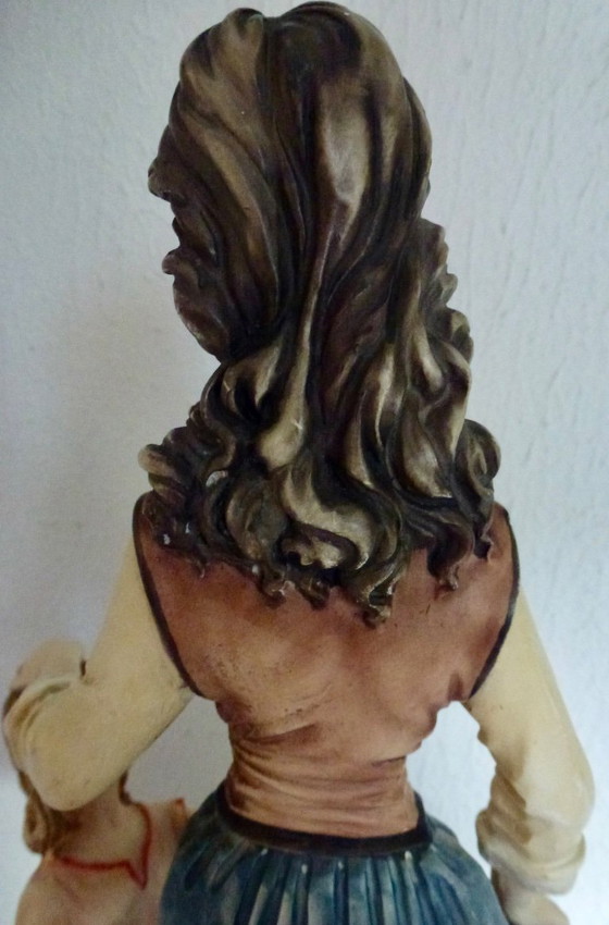 Image 1 of Capodimonte - Scaggiari - sculptuur, Moeder met Dochter - 35 cm.
