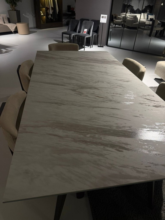 Fly Tisch – LAZZONI, Esstische, Holz, Keramik (photo 2 of 7)