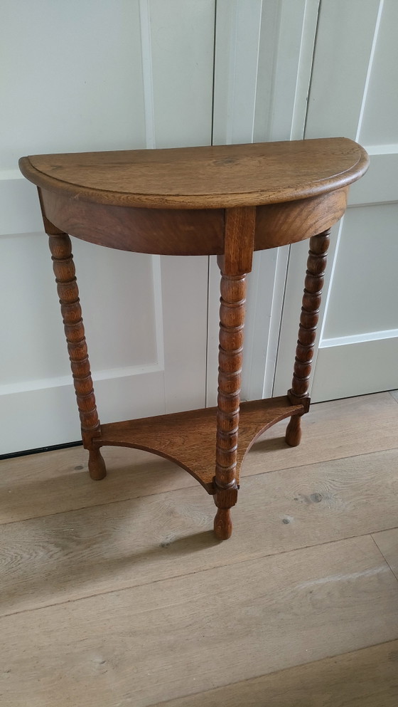 Image 1 of Table d'appoint ancienne, petite table, table d'entrée semi-ronde en chêne