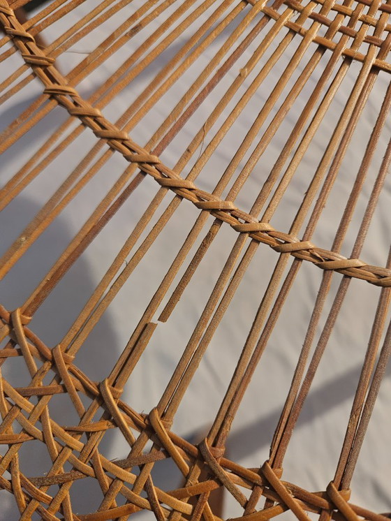 Image 1 of Tavolino da caffè rotondo vintage francese in legno, vetro e rattan - Grande tavolo da salotto in stile Luigi XV - anni '60