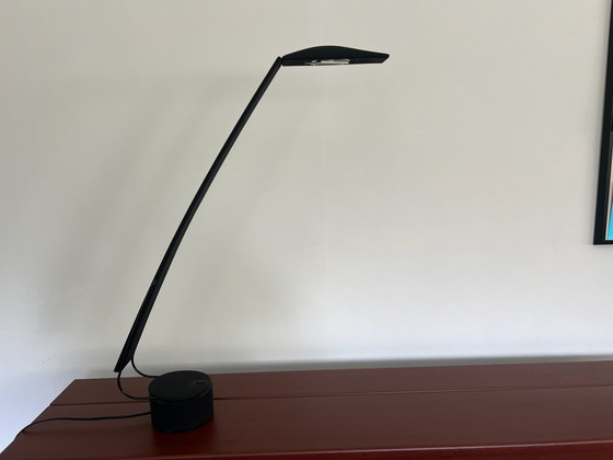 Lámpara de escritorio de diseño Dove, Italiana Luce, Lámparas de mesa, Metal, Plástico, Negro (foto 3 de 5)