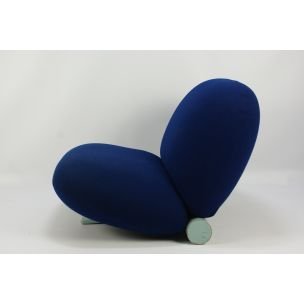 Image 1 of Vintage 200 Lounge Chair for Artifort in blue fabric and wood 1980