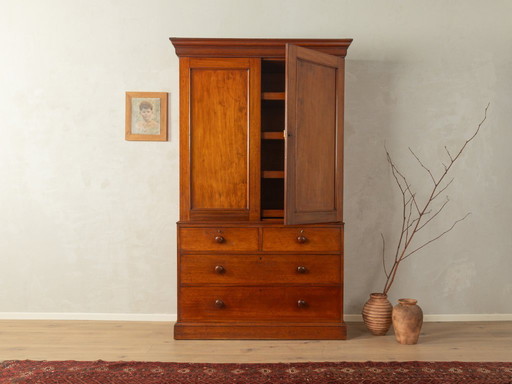 Linnenkast uit de jaren 1840, vintage