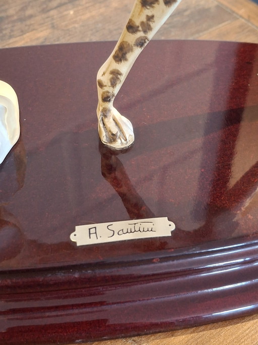 “Escultura Art Déco 'Dama con Leopardo' – A. Santini, Italia (Firmada y con etiqueta)”