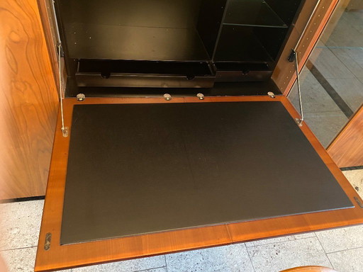 Diseño de comedor italiano de los años 70