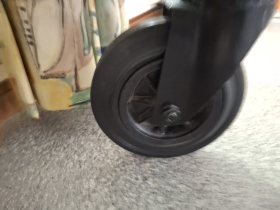 Image 1 of Fontana Arte tavola con ruote 120x120