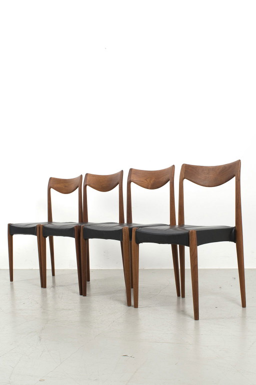 Set van 4 teak stoelen art. 66487