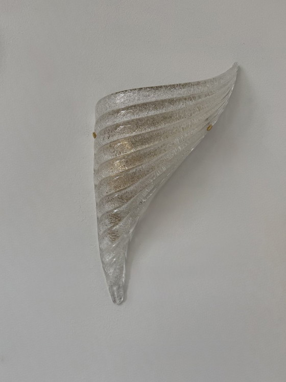 Een paar vintage, geperste wandlampen van Murano-glas, Italië 1980. – Murano Glass (photo 6 of 9)
