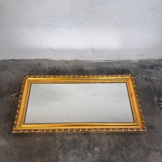 Image 1 of Espejo de pared con marco dorado de mediados de siglo