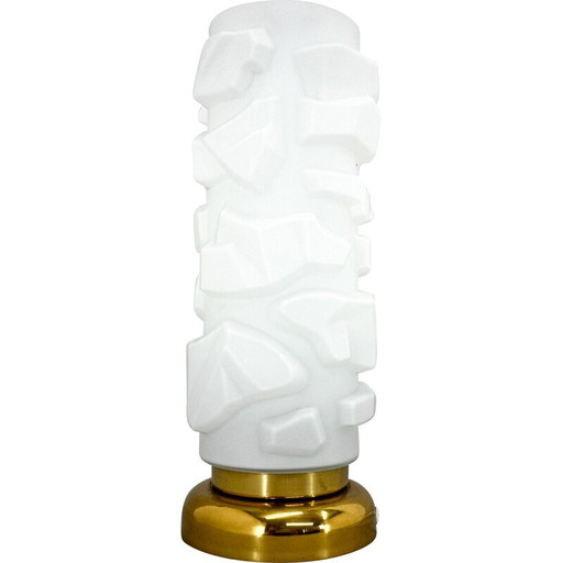 Lampada da tavolo vintage in ottone e vetro opalino, Cecoslovacchia 1970