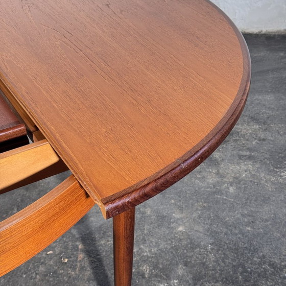 G-Plan Round Extendable Teak Dining Table, 1960s – Wood (photo 8 of 20)