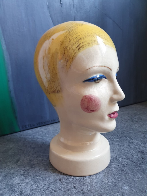 Tête d'époque