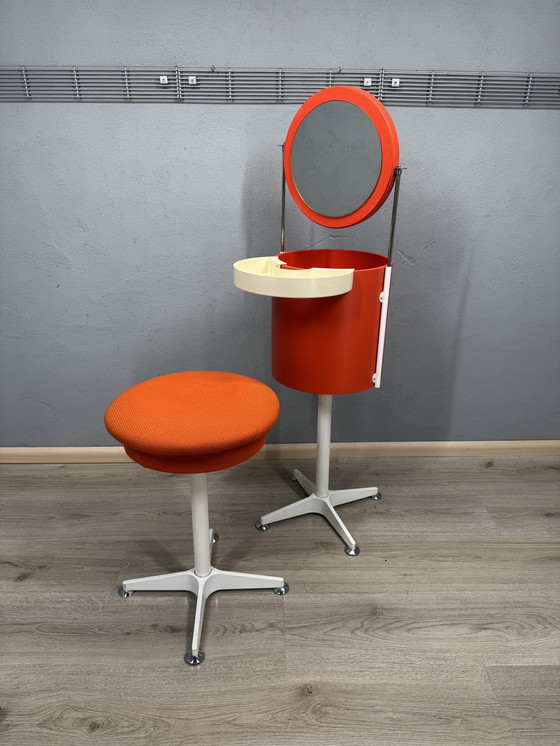 Image 1 of Tocador retro de la era espacial con taburete – Diseño Bremshey – Años 70