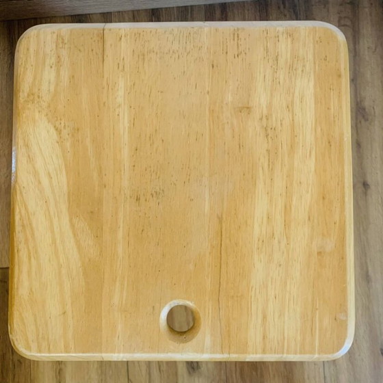 Image 1 of Taburete plegable de pino macizo de Adrian Reed.